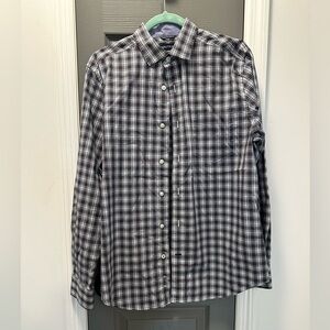 Nautica men’s button down dress shirt. Green/white/red plaid. Size M